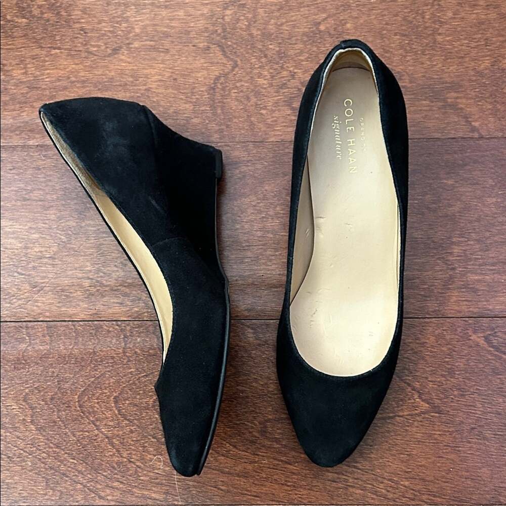 Cole Haan Minimalist Grand OS Signature Classic Black Suede Wedge Heels, Size 6